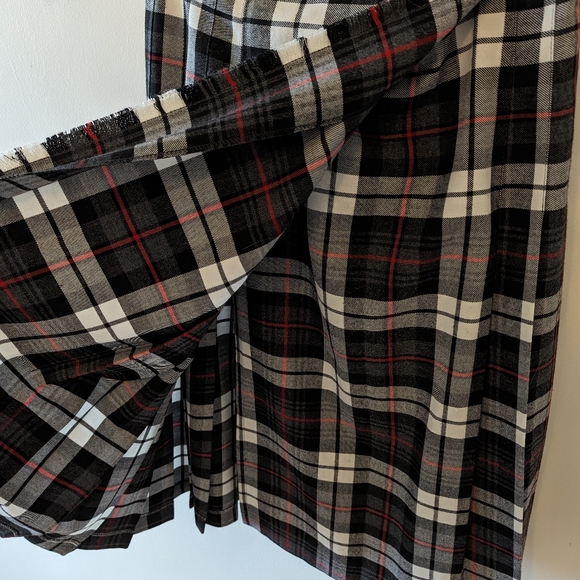 D'Allaird's Vintage Plaid Skirt - Picture 4 of 4